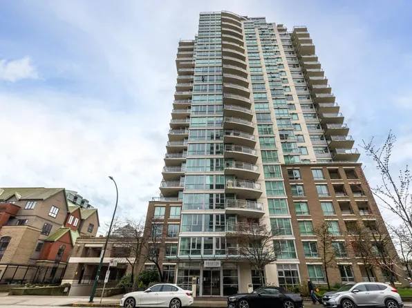 120 Milross Ave #1703, Vancouver, BC V6A 4K7