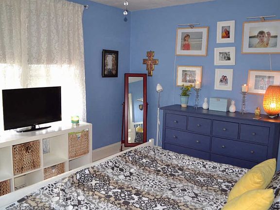 5th image of 1032 Coronado Ave