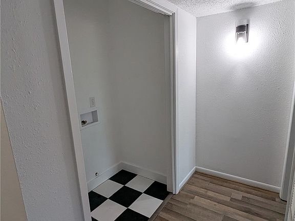 3rd image of 314 S Haswell Dr #B