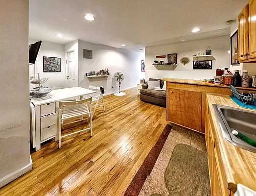 Rented by Union Square Property Management | media 6