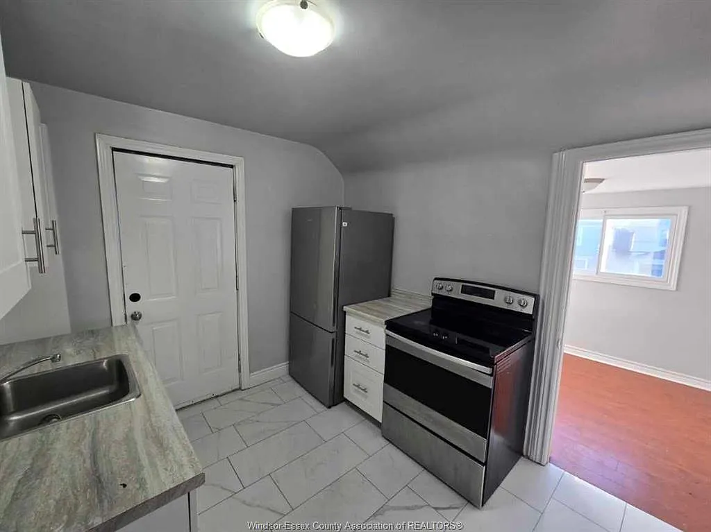 Building Photo - 1108 Elm Ave #1106