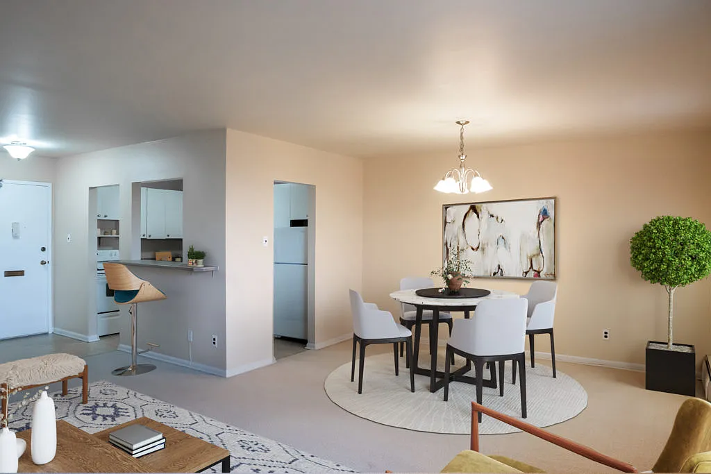 555 River Avenue — Photo 4
