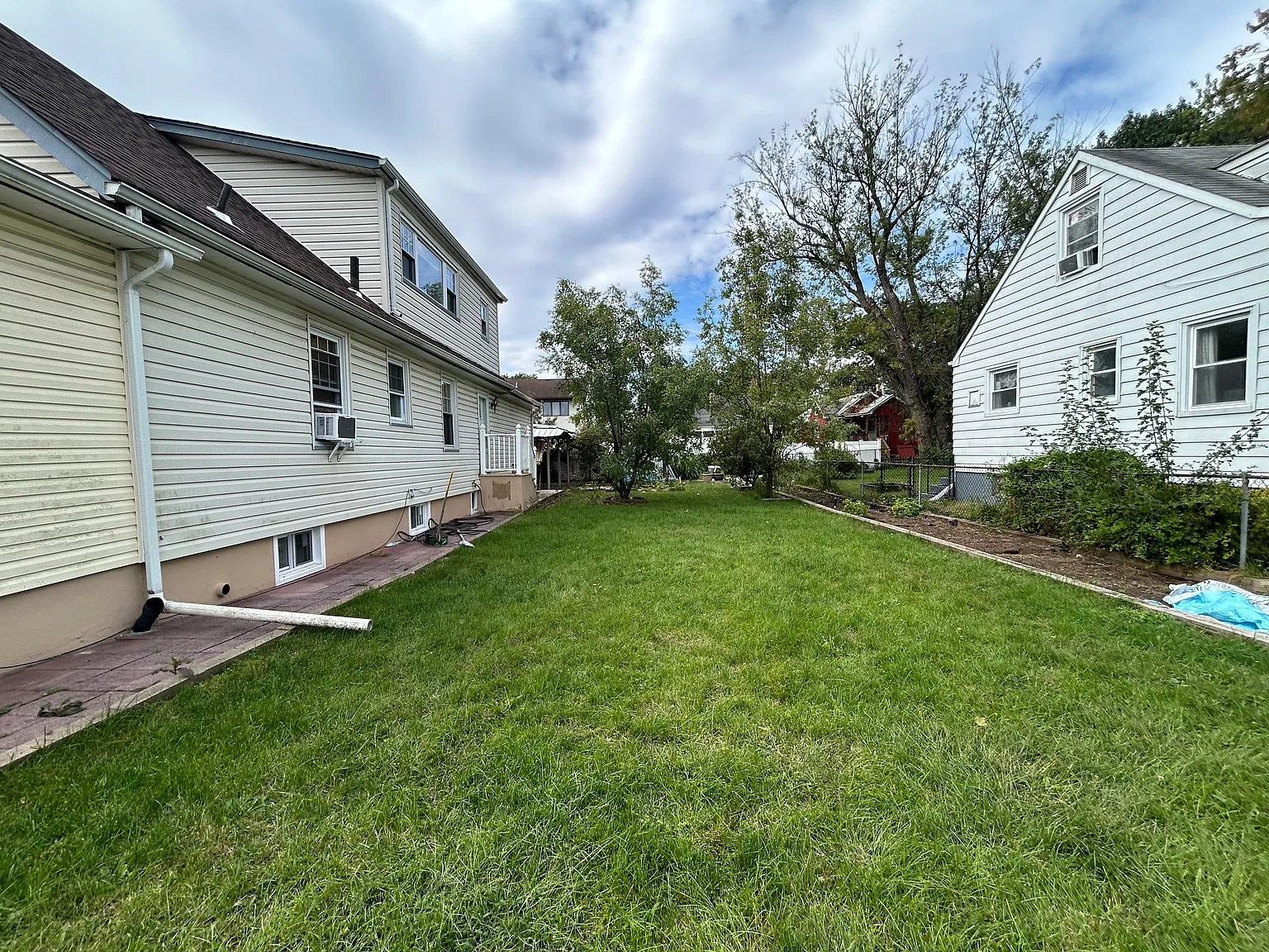 3 bed, 2.5 bath, 3200 sqft, $5,500 — Photo 3