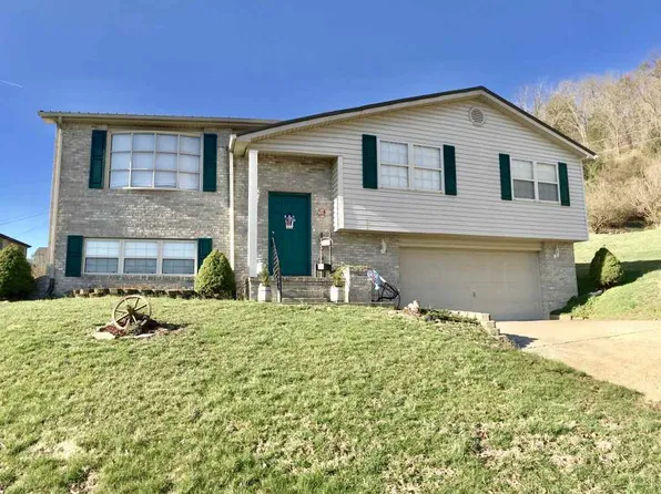 56 Regal Oaks, Barboursville, WV 25504