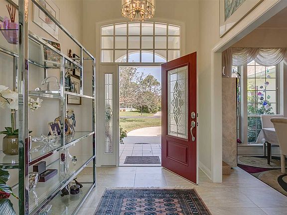 3rd image of 701 Pinehurst Pl