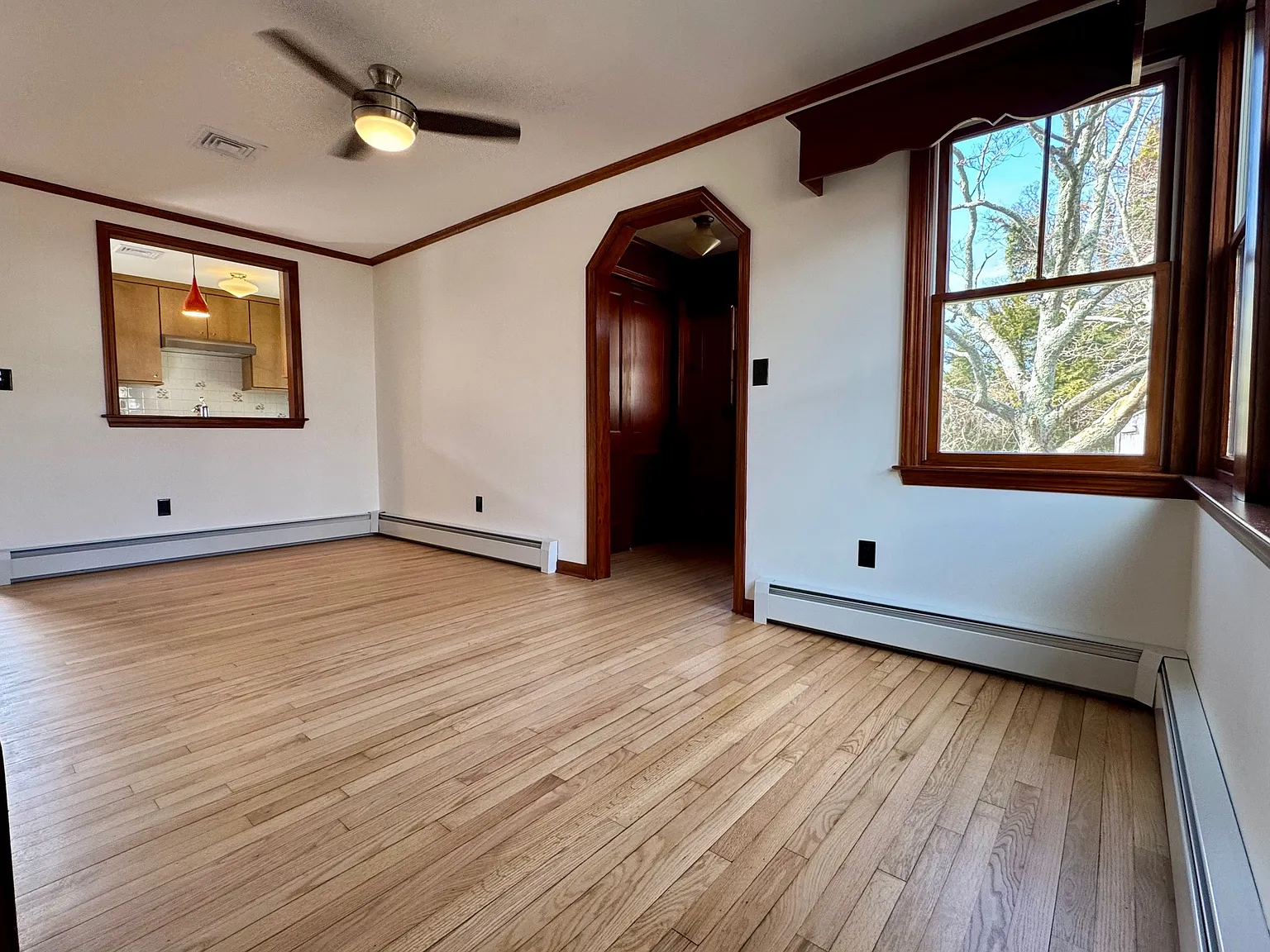2 bed, 900 sqft, $2,700 — Photo 2