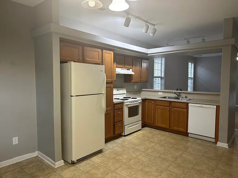 3845 Pinecrest Way — Photo 2