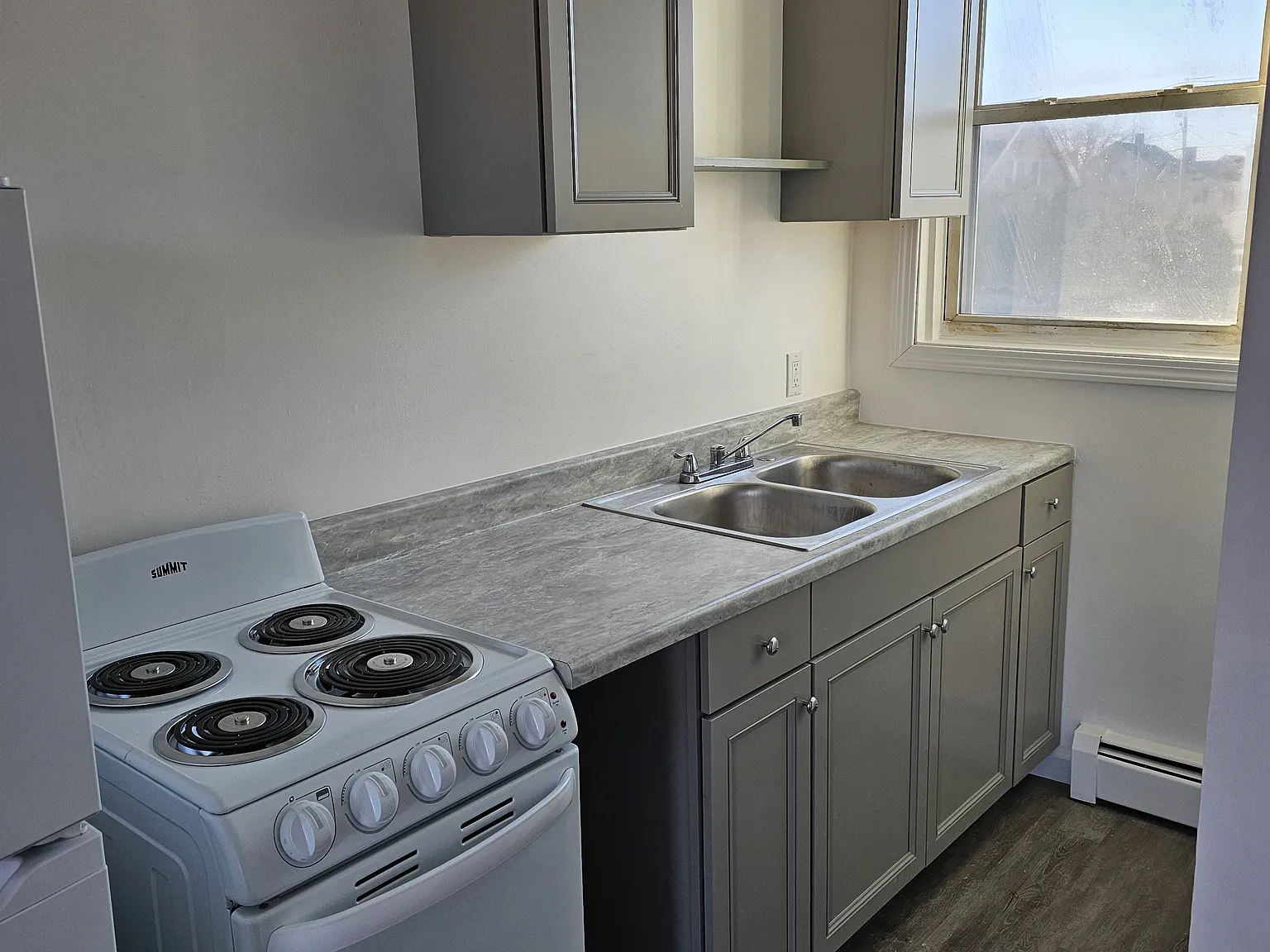 92 Carpenter St — Photo 2