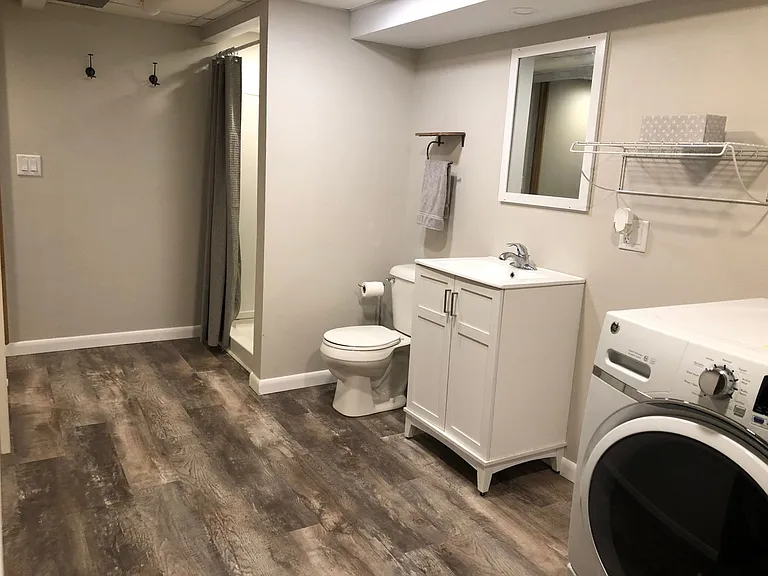 1607 Plymouth Ave — Photo 20