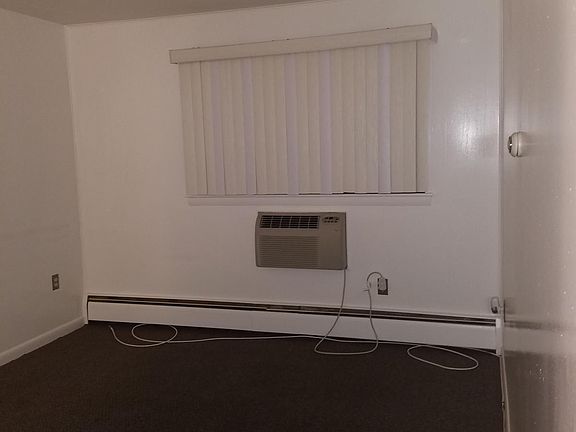 living room A/C & thermostat