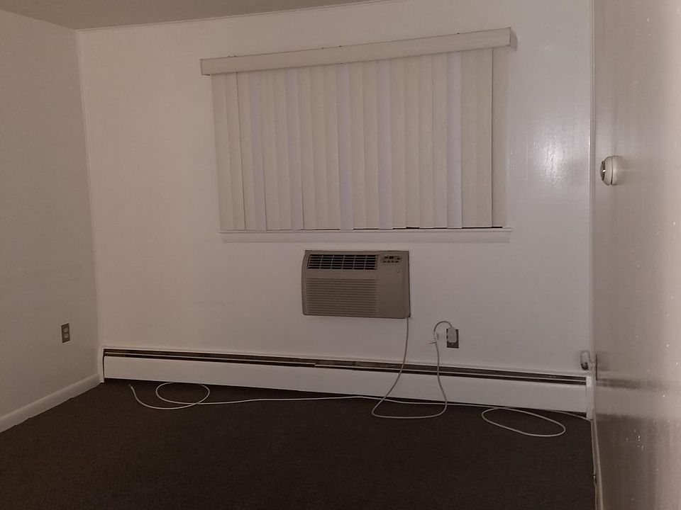 living room A/C & thermostat