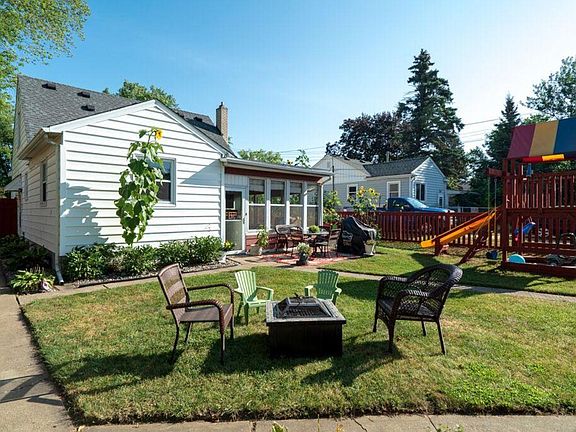 3rd image of 1766 37th Ave NE
