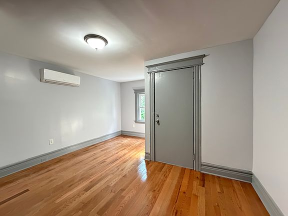 5th image of 47 Baldwin Ave Floor 1