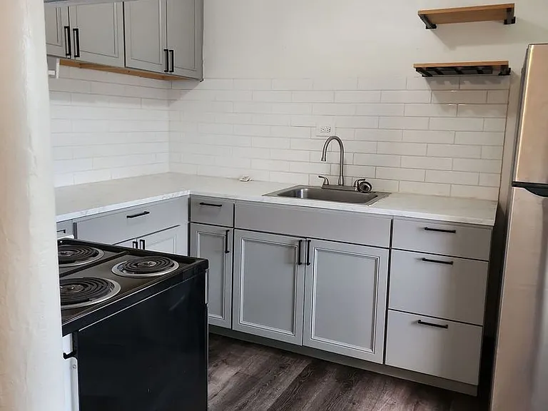 2707-2717 W Peninsula Dr — Photo 9