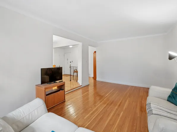 68-61 Yellowstone Boulevard image 7 of 12