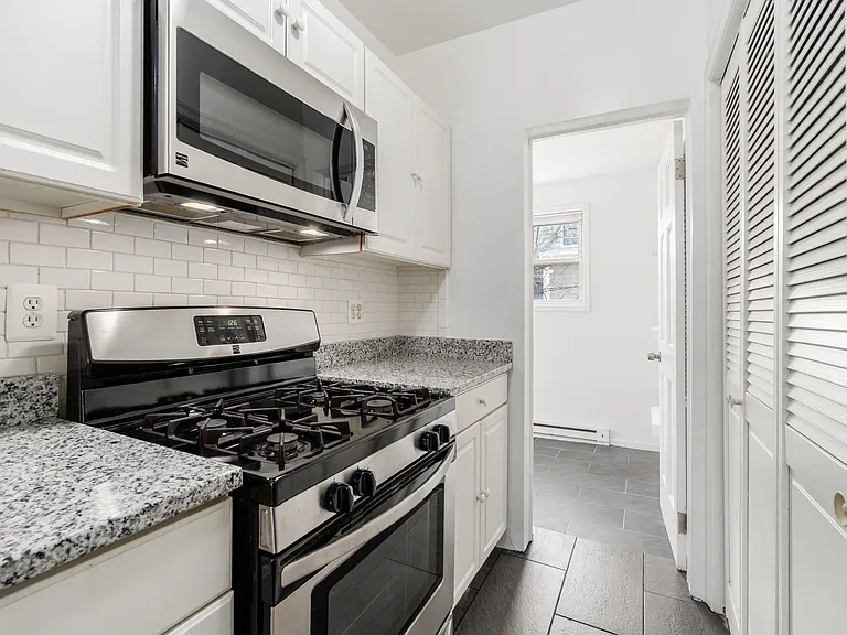 1621 F St NE #3 — Photo 6
