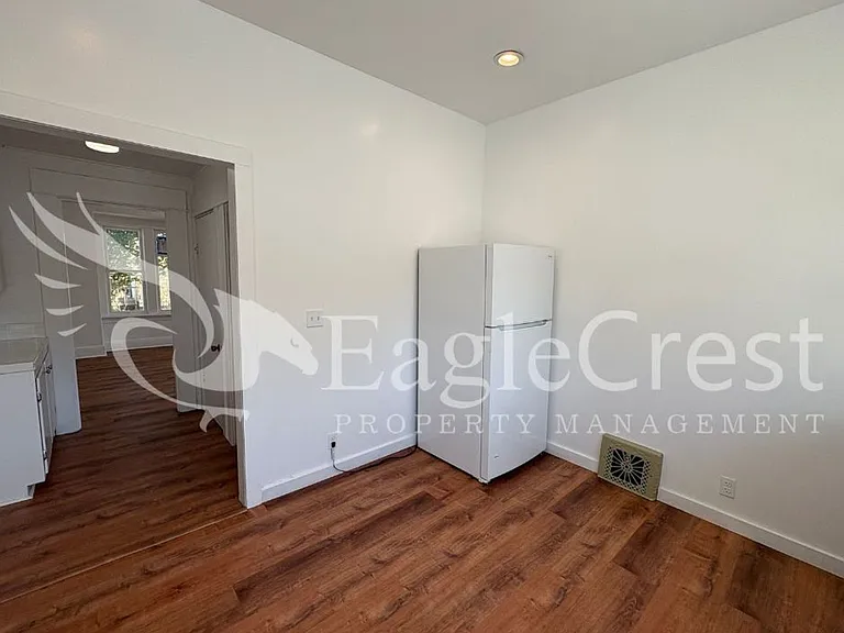 706 S College Ave — Photo 40