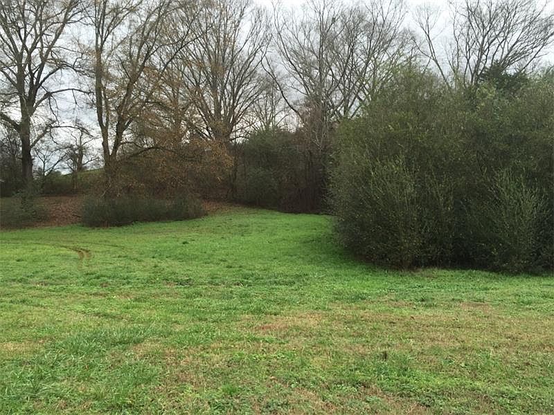 1st image of 111 Dogwood Dr