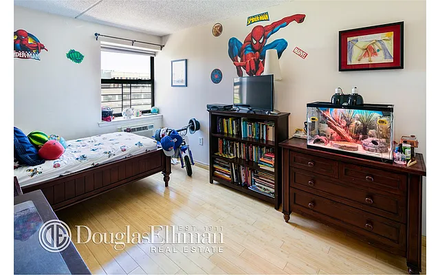 Sold by Douglas Elliman | media 10