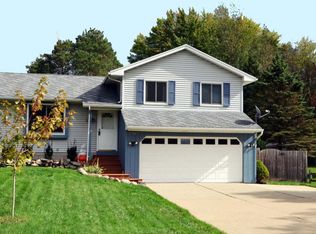 2584 Grovenburg Rd, Lansing, MI 48911