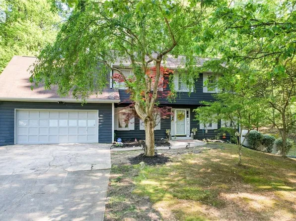 8450 Sundridge Dr, Fairburn, GA 30213
