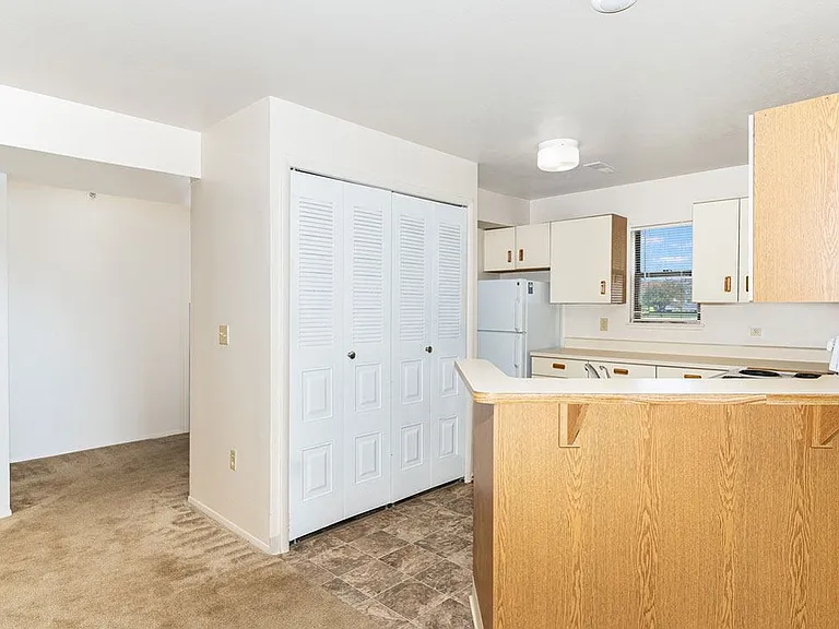 Oak Shores Apartments — Photo 13