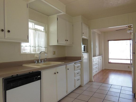 Kitchen has dishwasher