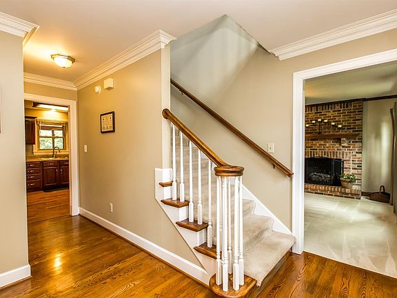 3rd image of 601 Keene Way Dr