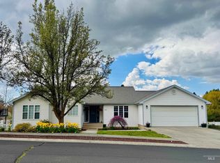 237 Sunrise Dr, Moscow, ID 83843
