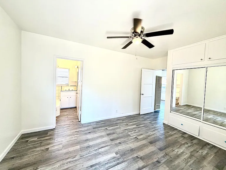 2105 W Carson St — Photo 5