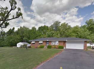 3322 Maple Ln, Newburgh, IN 47630