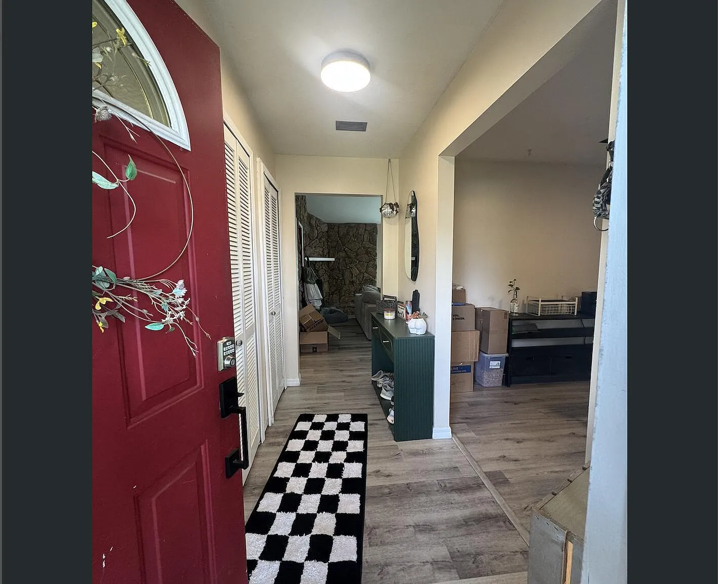 3 bed, 2.0 bath, 1612 sqft, $1,975 — Photo 3