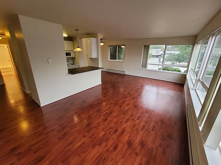 Russell/Central Park in the Heart of Ballard — Photo 104