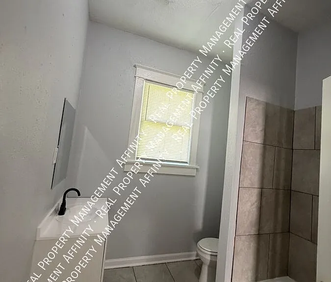 795 Roanoke Ave — Photo 18