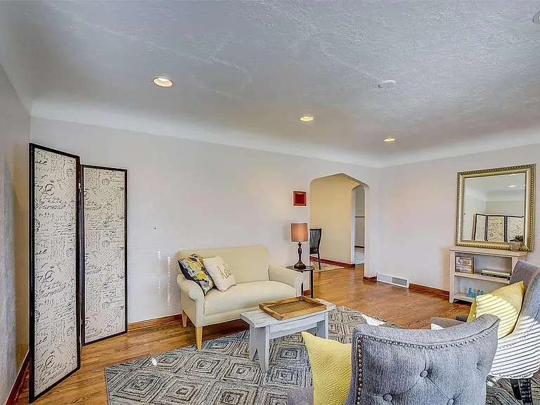 2811 Utica St — Photo 22