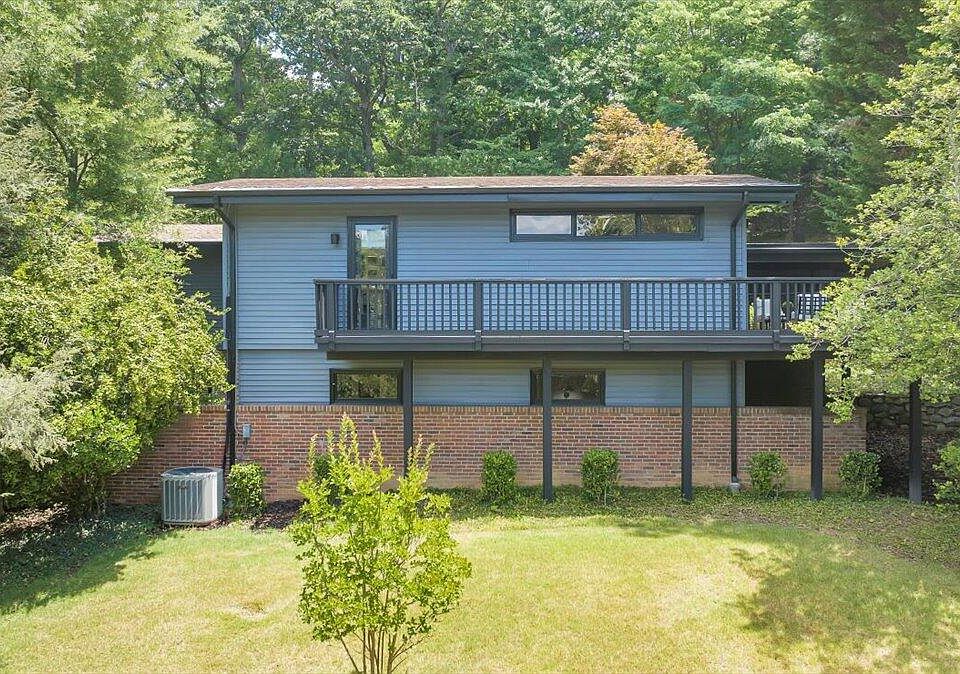 2nd image of 315 Coventry Ln SW