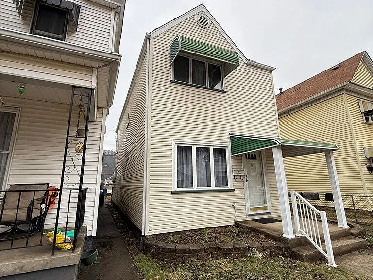 1109 Garfield St — Photo 3