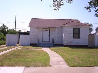 23 W Chalmette Cir, Chalmette, LA 70043