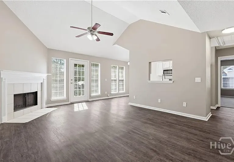 148 Silverton Rd — Photo 5