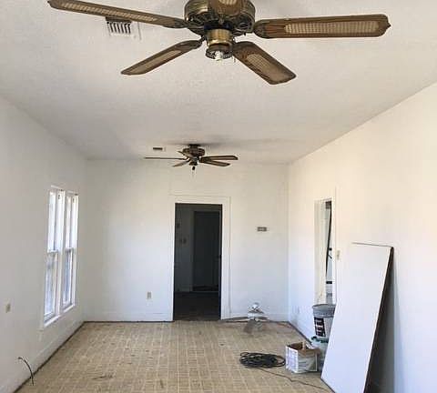 5th image of 305 E Brown St