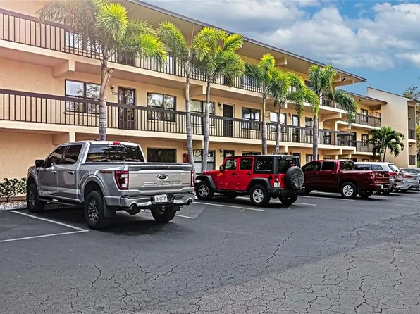 425 30th Ave W APT C208, Bradenton, FL 34205