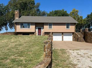 105 Oak Place Rd, Ponca City, OK 74604