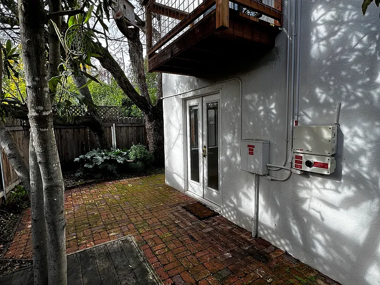 623 1/2 E St — Photo 13