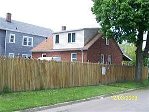 4th image of 1049 Tifft St