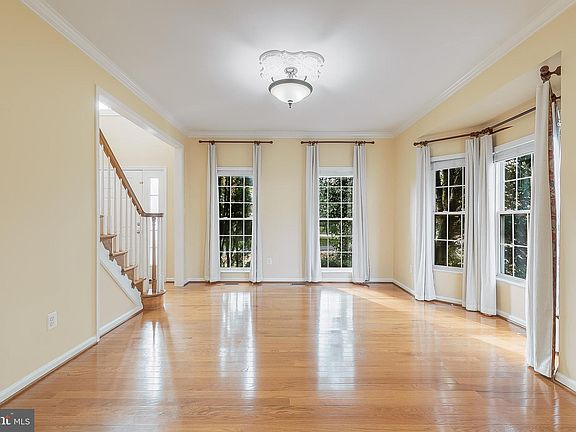 4th image of 7704 Cashland Ct