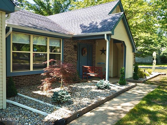 2nd image of 330 Gardenia Drive