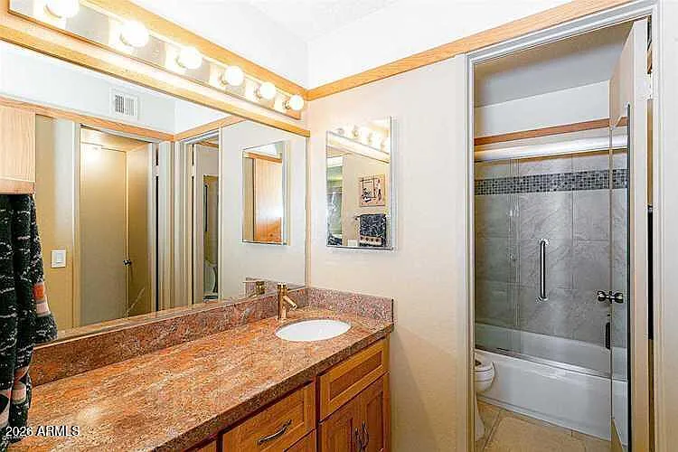 5225 N 24th St #201 — Photo 11