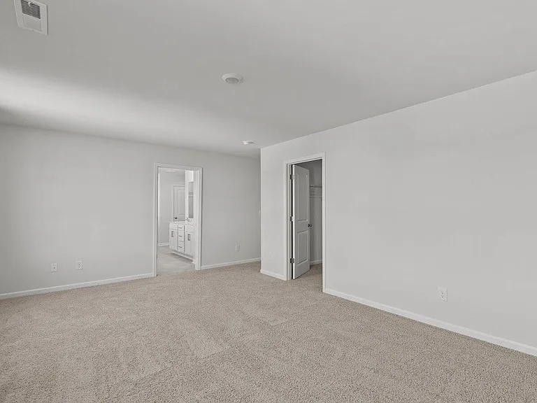 1025 Queensland Ln — Photo 5