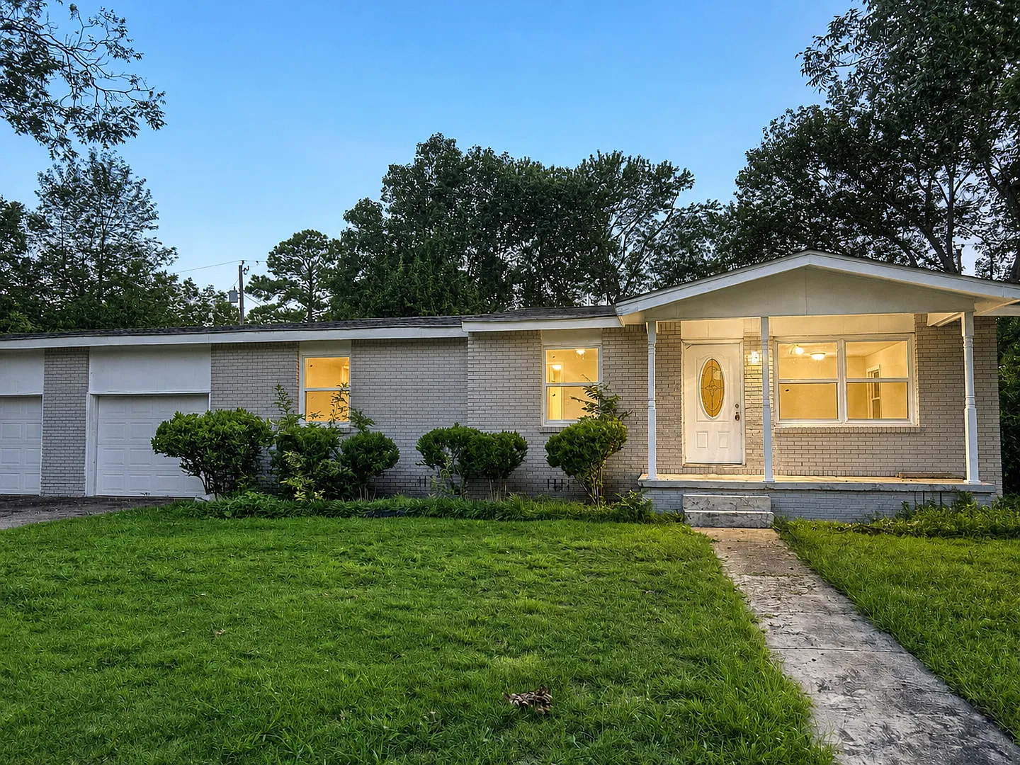 3BR Huntsville Home | 1244 SF | Available Now! — Photo 1