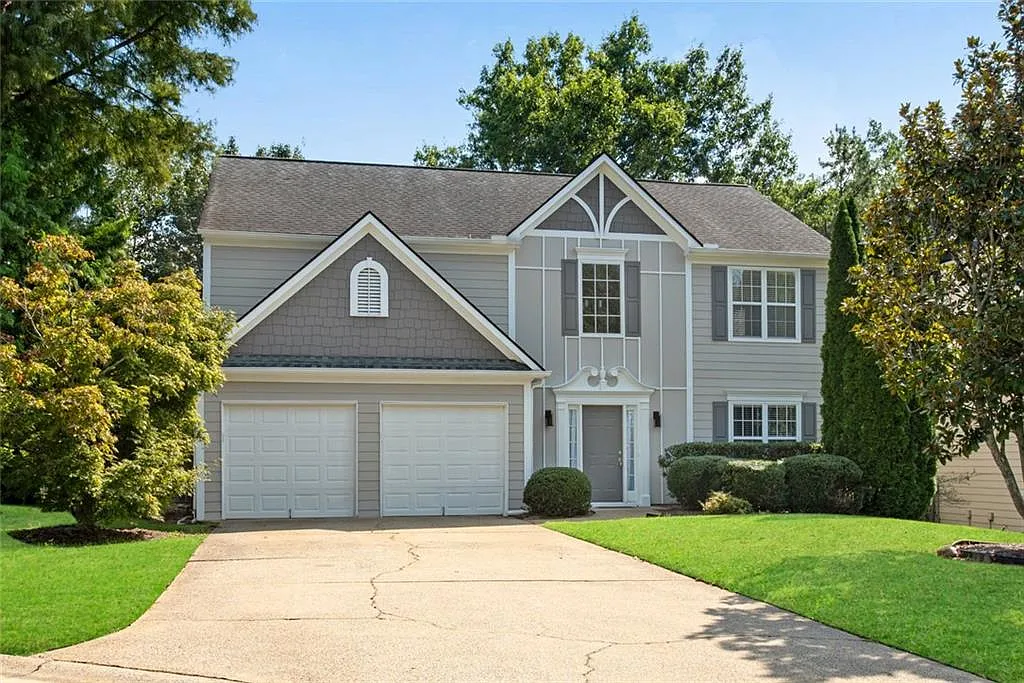 3 bed, 2.5 bath, 2431 sqft, $2,650 — Photo 1